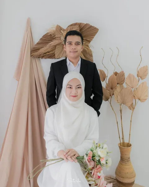 Foto sampul undangan Reva & Deden