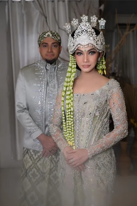 Foto sampul undangan Vivi & Nash