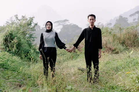 Foto sampul undangan Hilal & Sri
