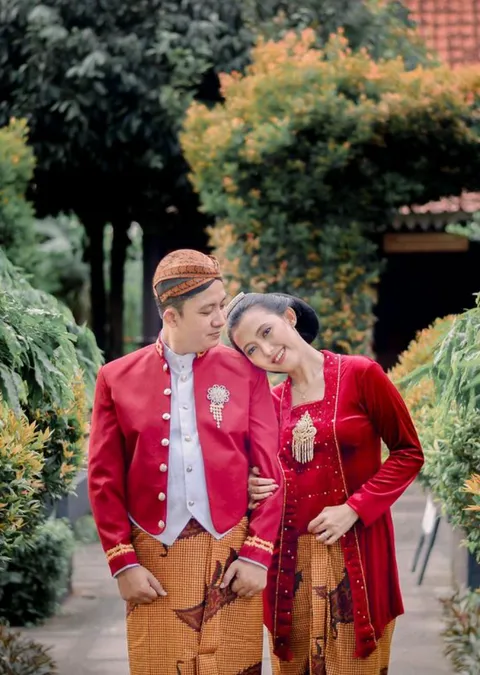 Foto sampul undangan Indah & Wahyu
