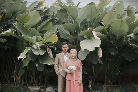 Foto sampul undangan Farah & Dema
