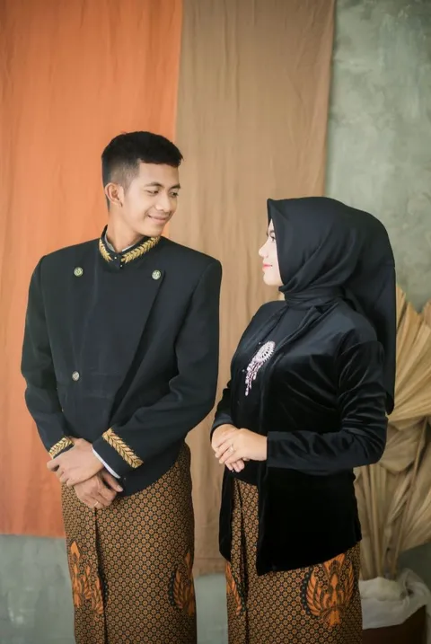 Foto sampul undangan Revi & Ricy