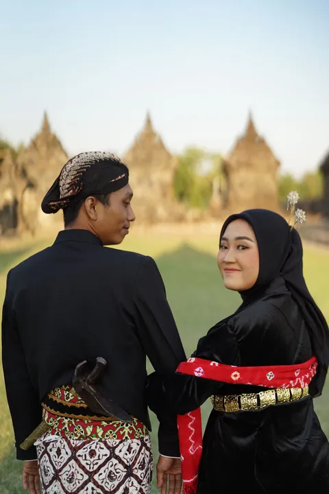 Foto sampul undangan Isma & Wisnu