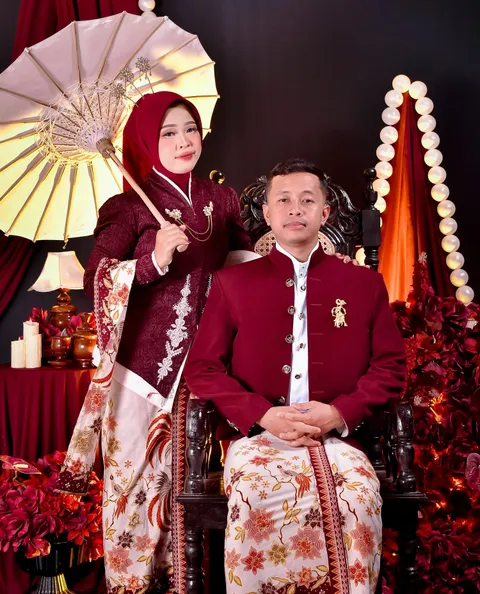 Foto sampul undangan Uul & Sarozi