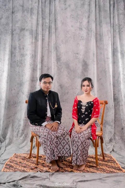 Foto sampul undangan Budi & Li