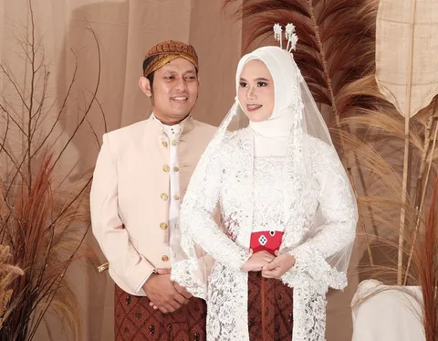 Foto sampul undangan Faisal & Ratih