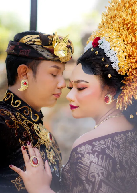 Foto sampul undangan Diah & Juni