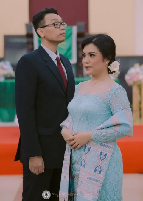 Foto sampul undangan Erpina & Johannes