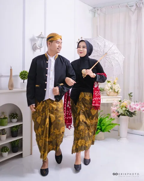 Foto sampul undangan Iip & Nina