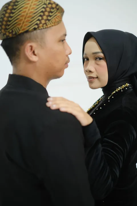 Foto sampul undangan Uus & Zahra