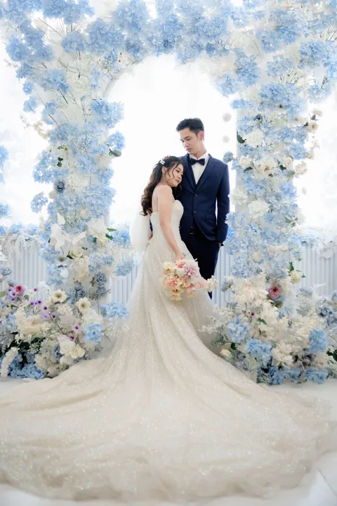 Foto sampul undangan Agustina & Frendy