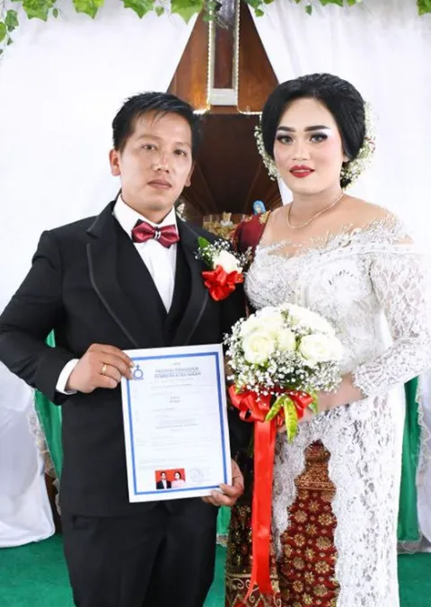 Foto sampul undangan Pesta & Restu