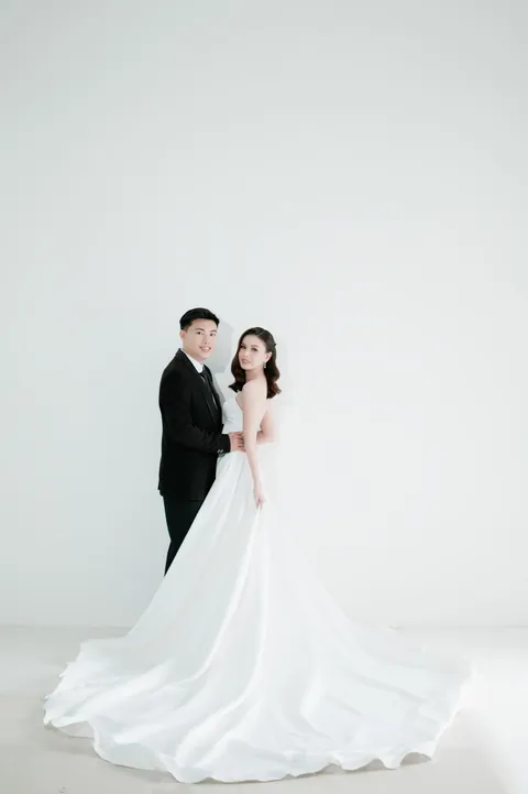 Foto sampul undangan Hillary & Kevin