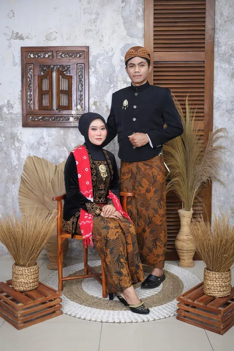 Foto sampul undangan Nur & Rya