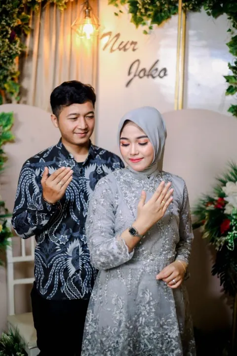Foto sampul undangan Nur & Joko