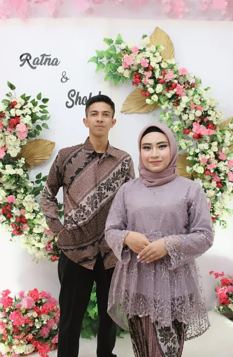 Foto sampul undangan Sholeh & Ratna