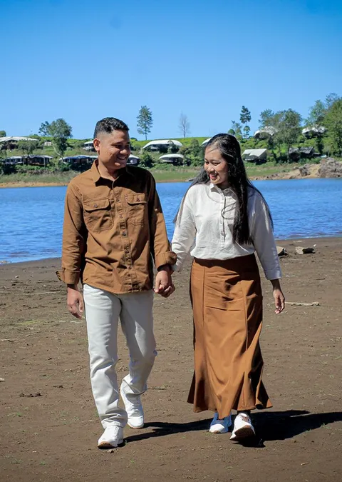 Foto sampul undangan Ayu & Olan