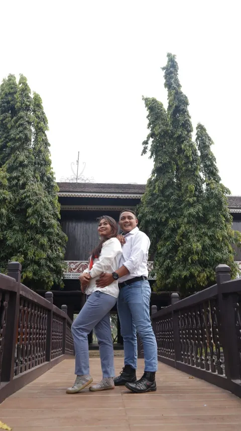 Foto sampul undangan Adit & Srintil