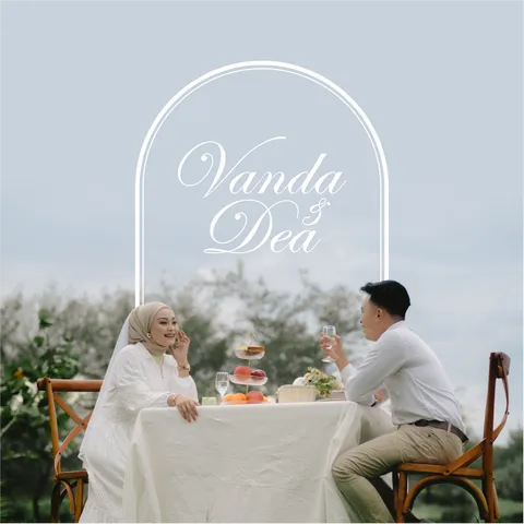 Foto sampul undangan Dea & Vanda