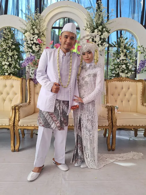 Foto sampul undangan Zahra & Apri
