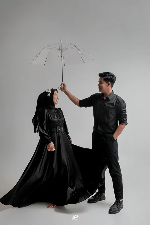 Foto sampul undangan Husin & Aya