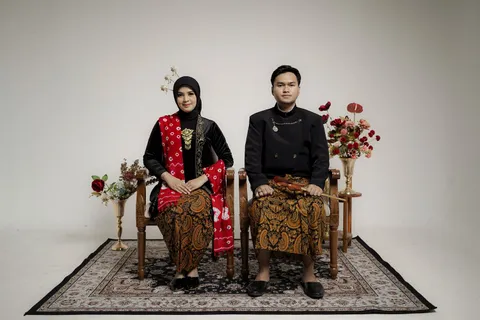 Foto sampul undangan Viqry & Vira