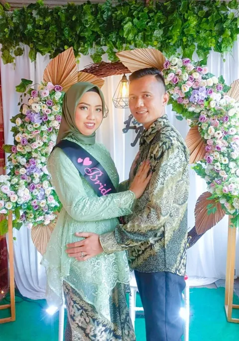 Foto sampul undangan Lenah & Aji