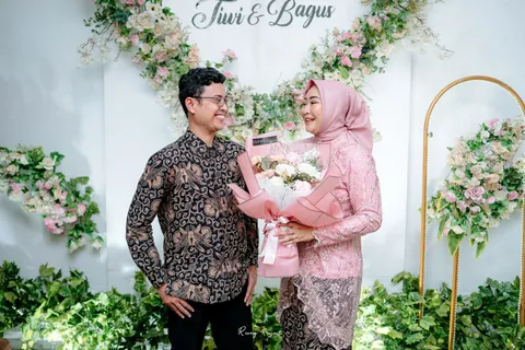 Foto sampul undangan Bagus & Tiwi