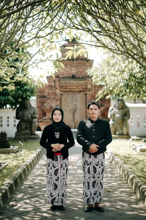 Foto sampul undangan Heri Wibowo & Silvia Listiana, S.H.