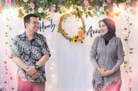 Foto sampul undangan Azizah & Hendy