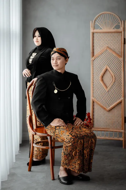 Foto sampul undangan Riska & Tika