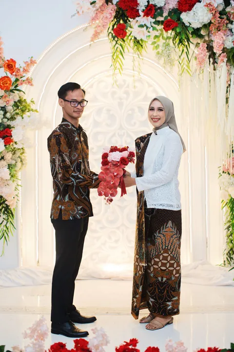 Foto sampul undangan Alya & Eko