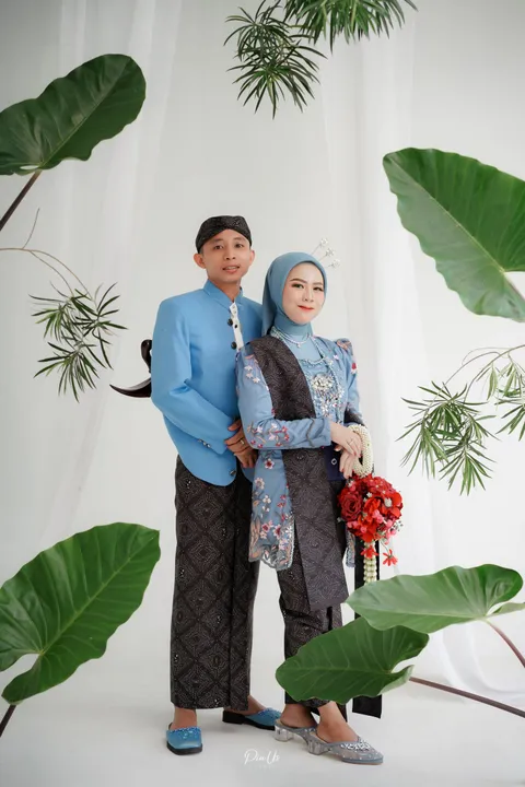 Foto sampul undangan Roni & Fira