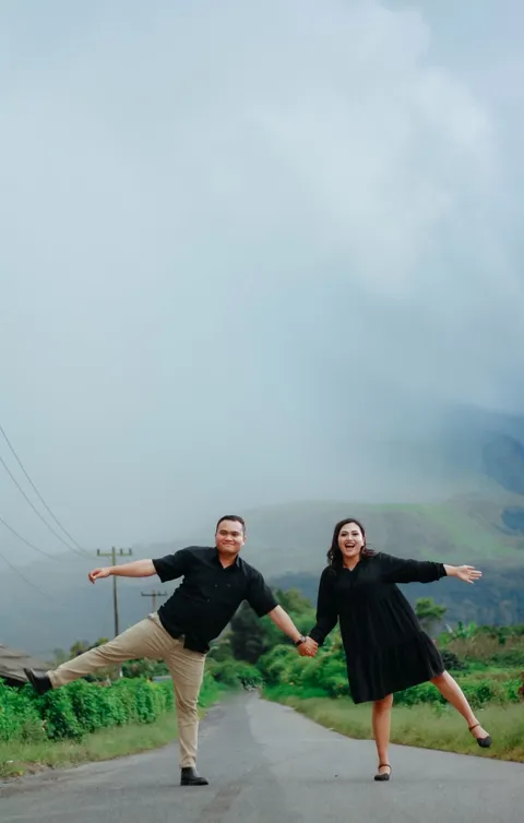 Foto sampul undangan Recrisa Singarimbun & Aron Ginting Manik