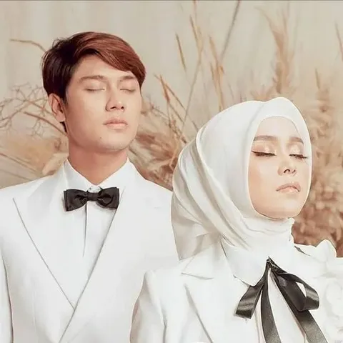 Foto sampul undangan Rafael & Saphira
