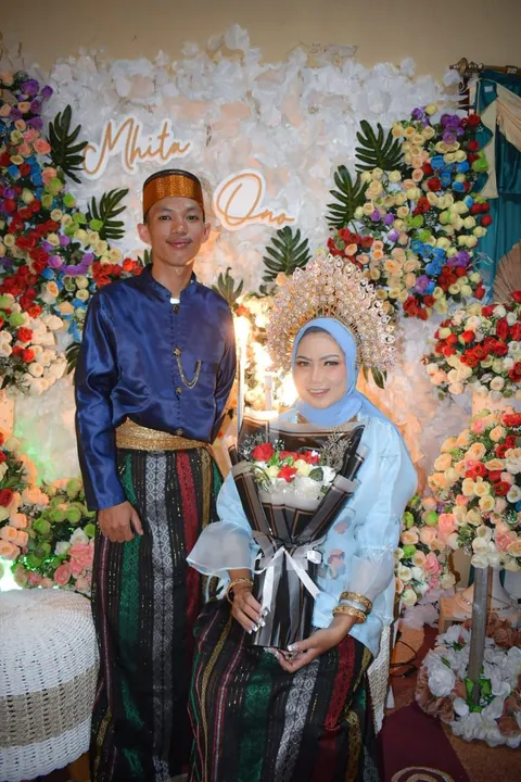Foto sampul undangan Mhita & Ono