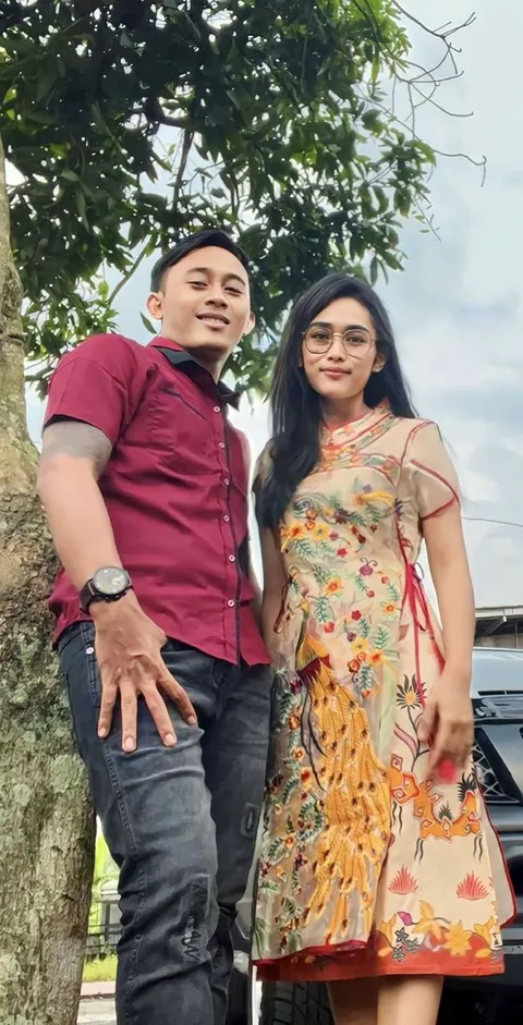 Foto sampul undangan Desi & Ian
