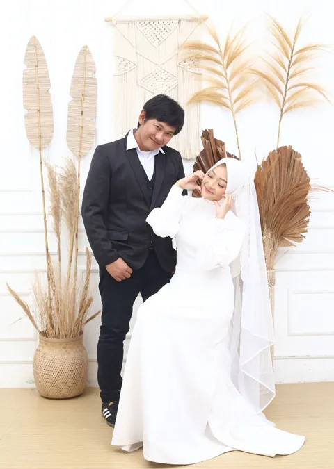 Foto sampul undangan Rodliyah & Eko