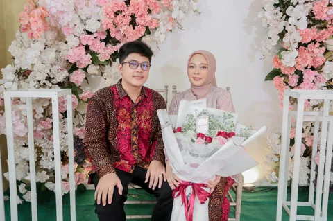 Foto sampul undangan Ratih & Reza