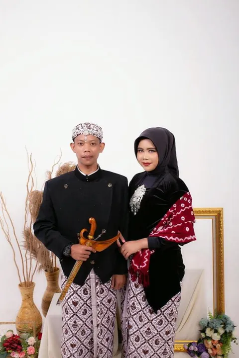 Foto sampul undangan Wahyu & Dina