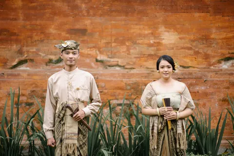 Foto sampul undangan Mona & Dewa
