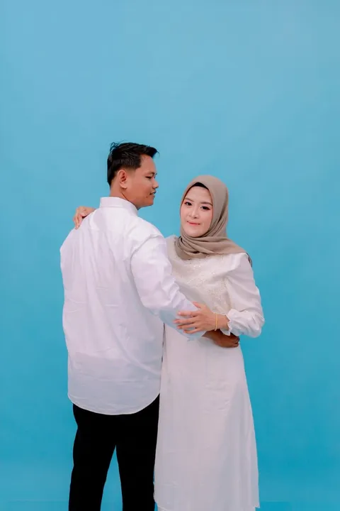 Foto sampul undangan Wahyu & Laras