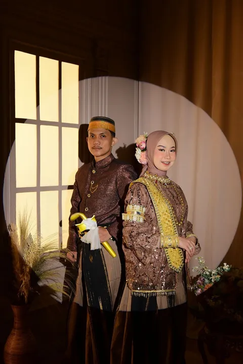 Foto sampul undangan Sari & Wawan