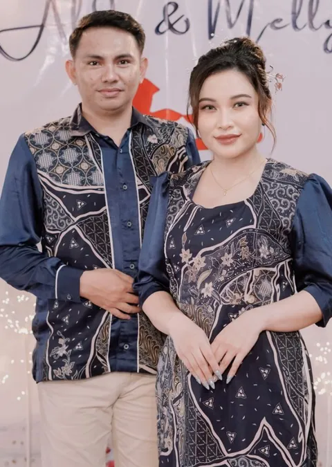 Foto sampul undangan Melly & Aldy