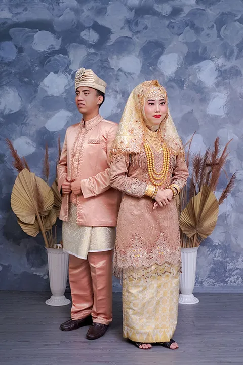 Foto sampul undangan Azmi & Chika