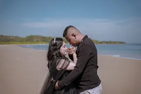 Foto sampul undangan Santi & Fegi