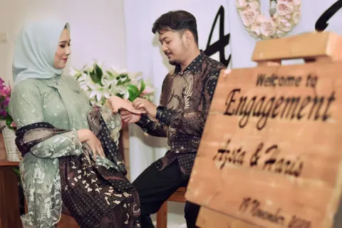 Foto sampul undangan Haris & Azsta