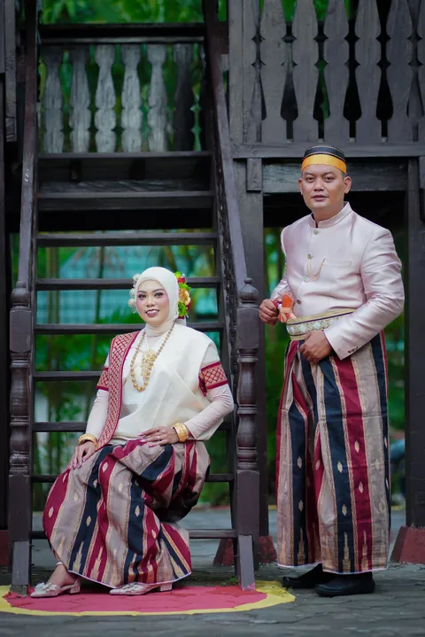 Foto sampul undangan A. Feby & Dg. Saung