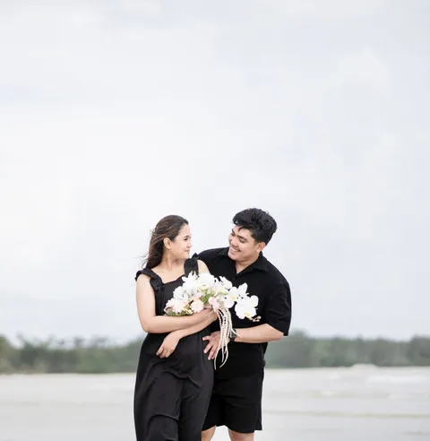 Foto sampul undangan Erick & Vio