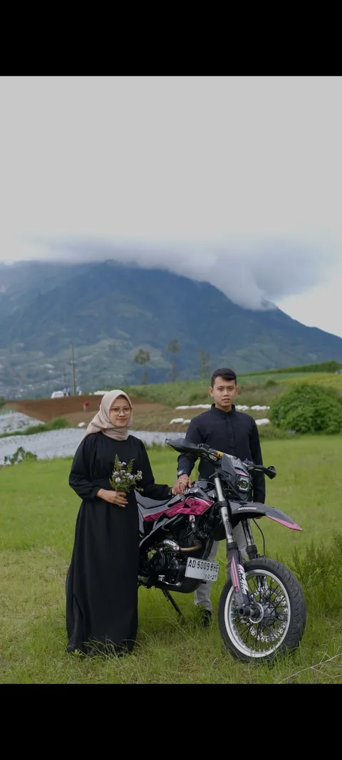 Foto sampul undangan Nur Halifah Faerusiefa & Andy Setiawan